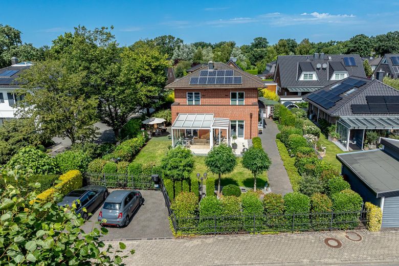 STADTVILLA am westlichen Stadtrand von Hamburg direkt am Forst Klövensteen – Foto 2