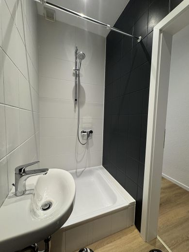 Helle und frisch sanierte 3 Zimmer Wohnung – Gäste-WC