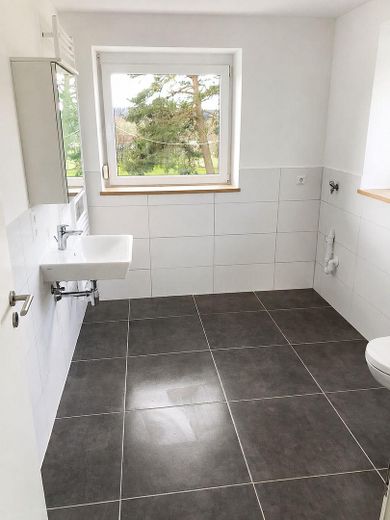 Helle und moderne 2-Zimmer-Wohnung mit Balkon in Außernzell – Foto 12