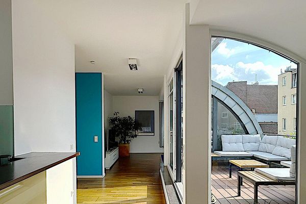 Exklusives Penthouse im Belgischen Viertel – Stilvoll möbliertes Wohnen mit Ruhe und Licht