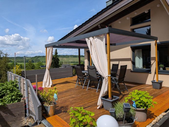 Casa unifamiliare modernizzata in una posizione naturale da sogno – vista libera – Dachterrasse