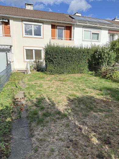 Casa a schiera ristrutturata con finiture di pregio in affitto a Mindelheim – Gartenansicht