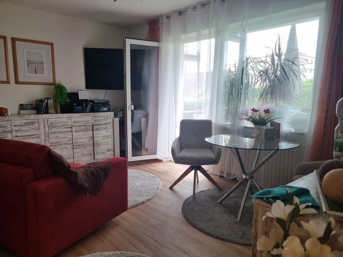 Helles schönes Wohnzimmer