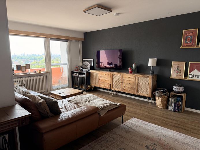 Без комісії: 3-кімнатна квартира з балконом і ліфтом – Wohnzimmer