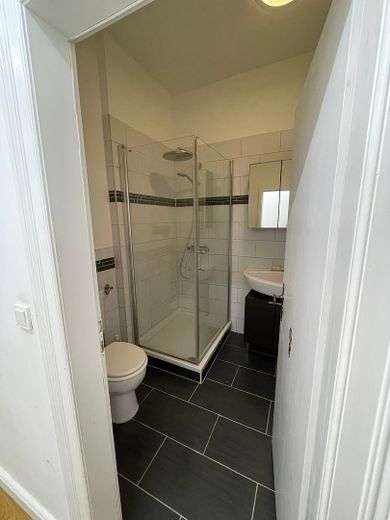 Charmante 2,5-Zimmer Altbauwohnung mit Stuck & Balkon – Hamburg-St. Pauli – Badezimmer
