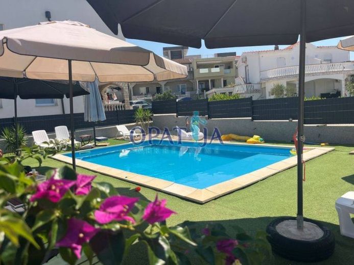 Vir – 50 m zum Meer | Haus mit 7 Apartments I Pool – Foto 1