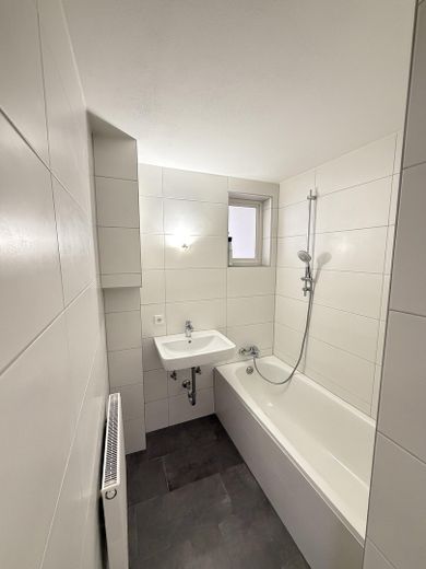 Great and cozy 3.5-room apartment in the popular D-Programm-Viertel district of Amberg – Bad