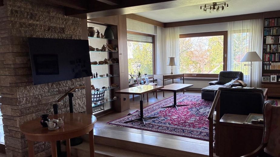 Villa d'architetto in stile Bauhaus con vista sulla valle del Main – Wohnzimmer OG