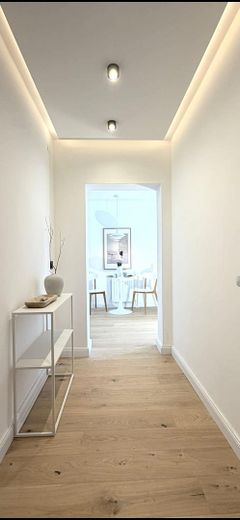 Appartement 3 pièces fraîchement rénové et libre, avec balcon orienté au sud – Flur