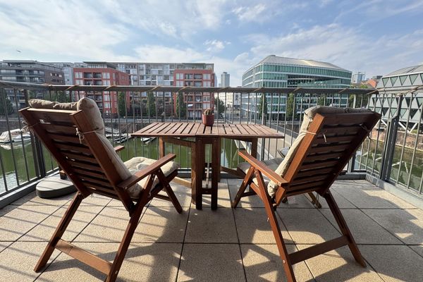 Wohnan auf dem Wasser - Exklusive 2-Zimmer Wohnung mit unverbaubaren Blick auf den Main