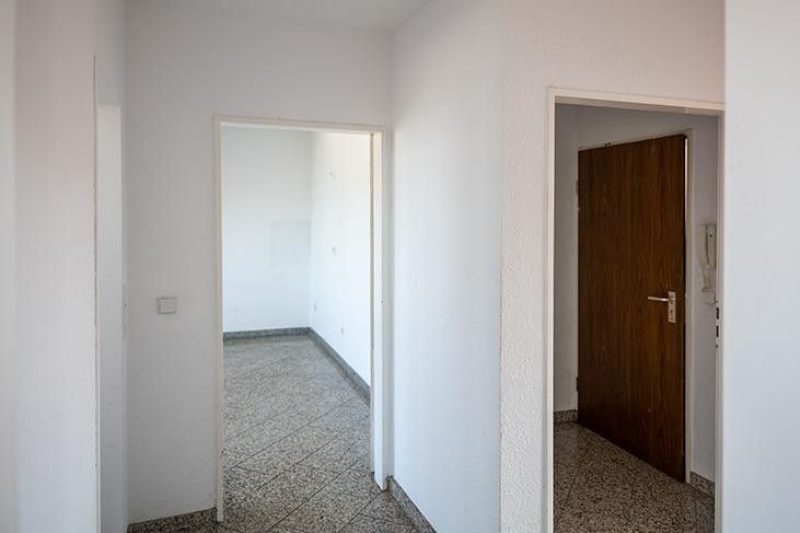 Flur zur Küche und Treppenhaus