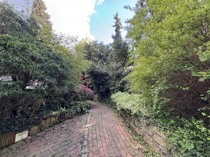 Rampe zum Souterrain