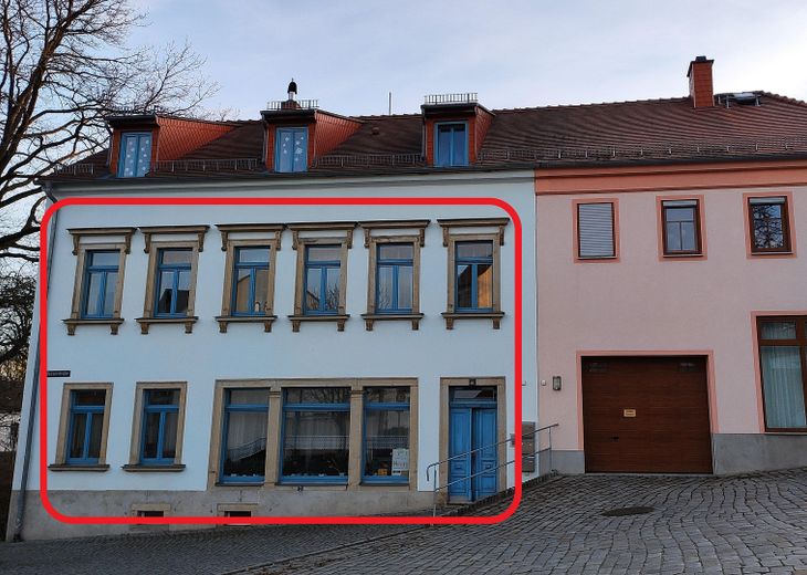 Piso de 145 m² en edificio antiguo con vistas al castillo y jardín propio – AB. EG, 1.OG Aussenansicht