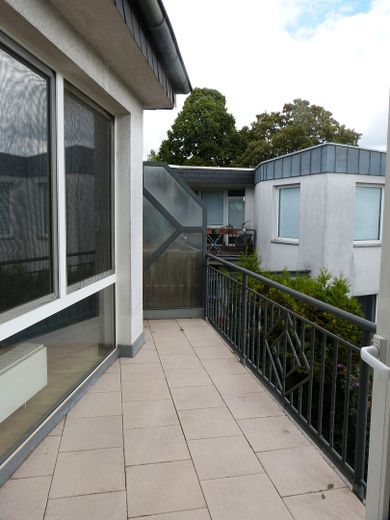 3-Zimmer Wohnung in Neuss befristet für 24 Monate zu vermieten – Balkon Wohnzimmer