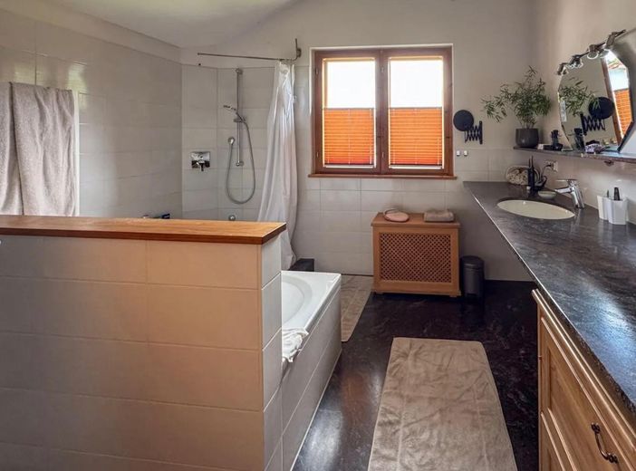 Gewerbeimmobilie mit Wohnoption - 560m2 Raum für Visionen zwischen München & Salzburg – DG - Vollbad