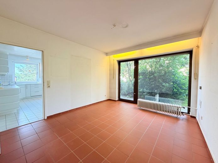 Besonderes Wohnen mit Charakter: Großzügiges EFH mit ELW und Entwicklungspotenzial – Esszimmer EG
