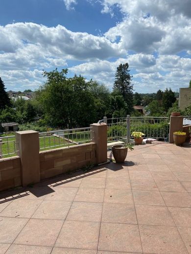 Luxuriöses saniertes 4-FH + Büro in zentraler Lage nahe Saarlouis – Terrasse