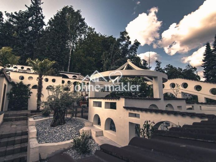 Traditionelles Hotel mit 30+ Gästezimmern, 2 Restaurants (innen/außen) & traumhaftem Garten! – Foto 1