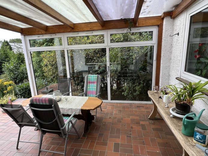 EG Überdachte Terrasse 