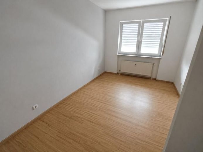 Sehr schöne 2-Zi. ETW mit Balkon und TG-Stellplatz in MA-Käfertal – Bild 1