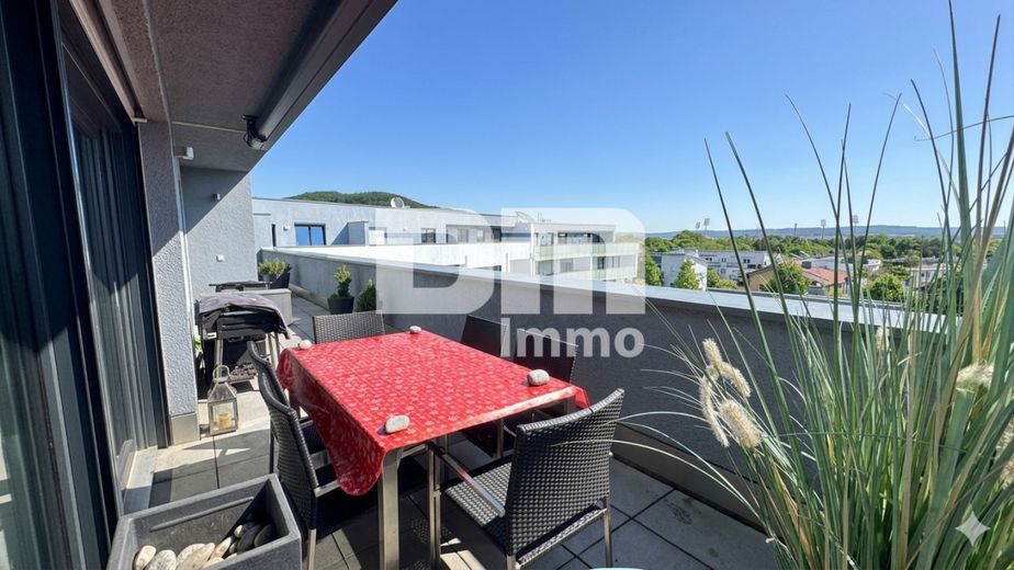 Exklusives Penthouse-Juwel mit 360 Grad Panorama-Dachterrasse in Baunatal-Großenritte – Balkon Terrasse 1 Panorama