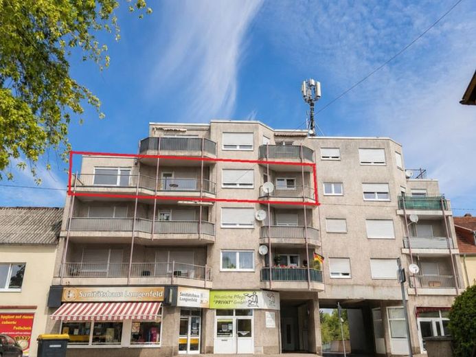 Jasne mieszkanie własnościowe z balkonem w centralnej lokalizacji Schwalbach – Foto 1