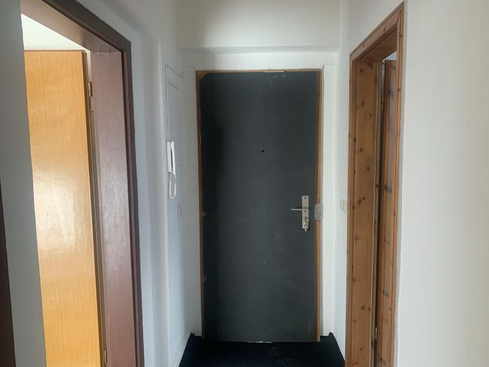 37,5 qm Altbau-Charme in schöner, ruhiger, aber noch zentraler Lage – Flur