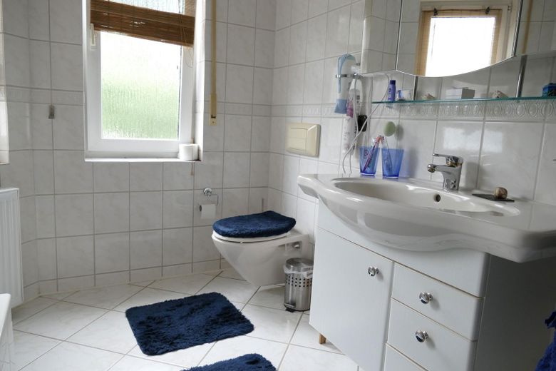 Badezimmer EG links