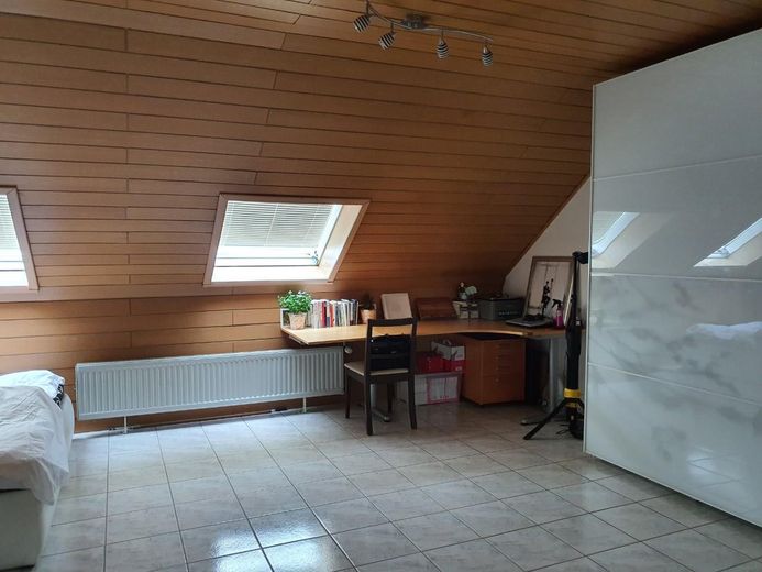 Schönes Haus mit vier Zimmern in Main-Taunus-Kreis, Hattersheim am Main – Dachgeschoß