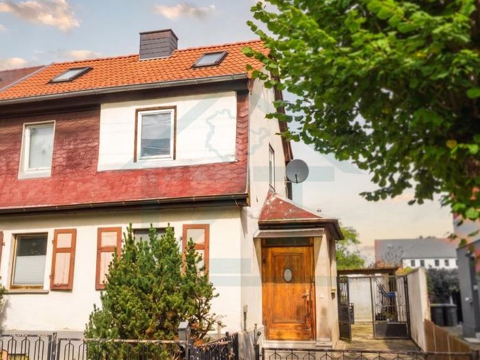 Sanierungsbedürftige Doppelhaushälfte in ruhiger Lage von Camburg – Foto 1