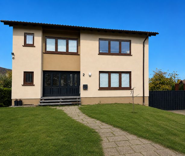 Modernize edilmiş müstakil ev | 196 m² yaşam alanı | 1.382 m² arsa | hemen taşınmaya hazır – Außenansicht