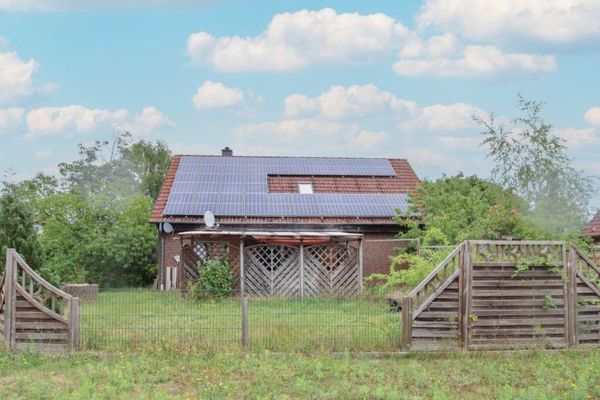 Ціновий спалах! Надійний односімейний будинок у затребуваному районі Мартфельда