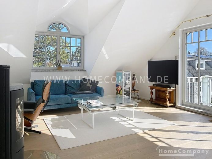 ***Ihr neues Zuhause: Exklusive Dachgeschosswohnung mit Kamin, zwei Balkonen  &  Stellplatz – 26d562d788729008d9cc32554acb06e9d3f70287.jpg