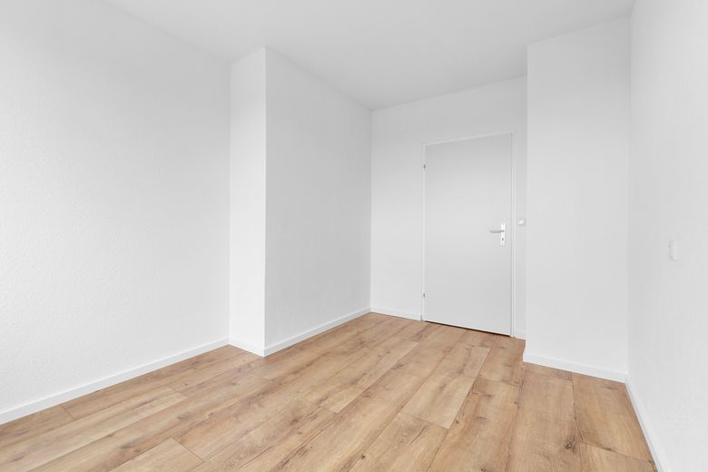 1093 Moderne 3-Zimmer-Wohnung mit Loggia und Skylineblick – Zimmer 3