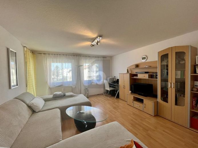 NEUE FENSTER, NEUE HEIZUNG, BALKON UND GARAGE – Photo 1