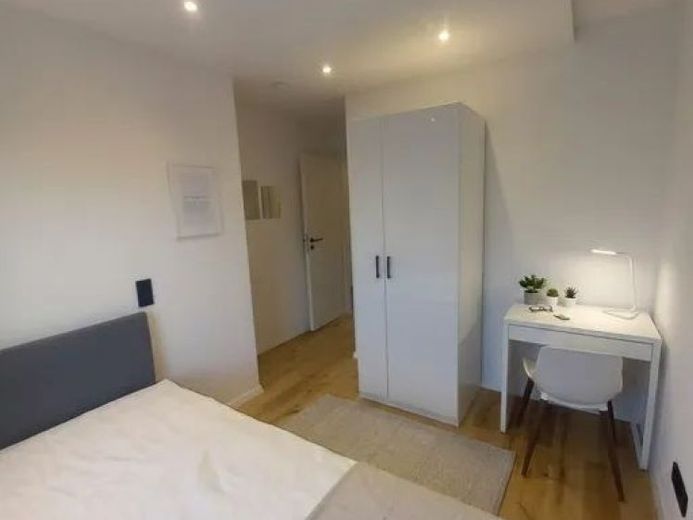 ***nur noch 1 Zimmer übrig***OBERSENDLING (München) - möblierte WG-Zimmer im 2. OG - 2 hochwertig möblierte Zimmer in einer frisch sanierten 5er-WG · Wohnung 8 – Foto 1