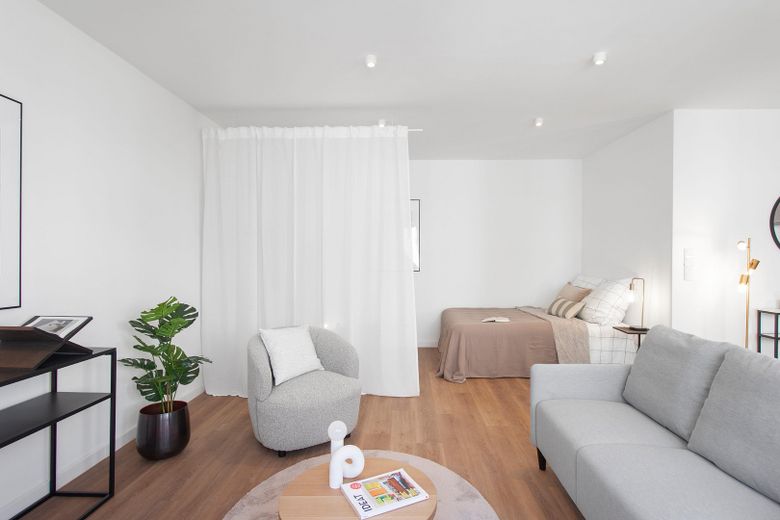 Мебльована квартира з балконом у Дюссельдорфі – 44,81 m², капітально відремонтована у 2025, з 01.01.2027 – Wohn- und Schlafbereich