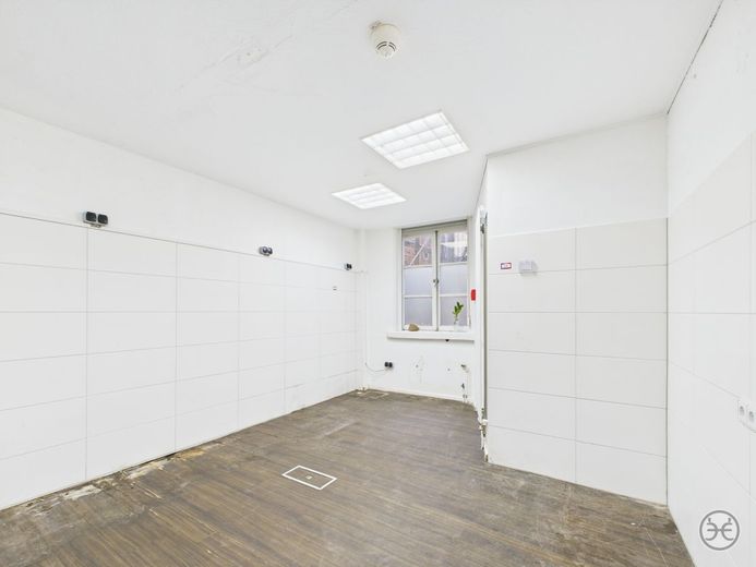 Eden-Ehbrecht-Immobilien_Ladenfläche-L_Degode-Haus_011