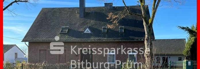 Freistehendes Zwei- bis Dreifamilienhaus mit Potential