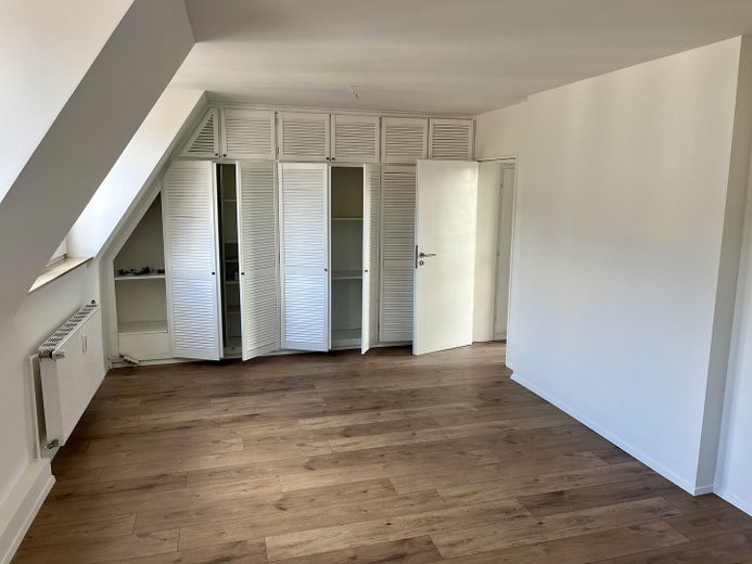 KÖLN-SÜDSTADT; SINGELS UPJEPASS; LICHTDURCHFLUTETES GROSSRAUMAPT. – Foto 3