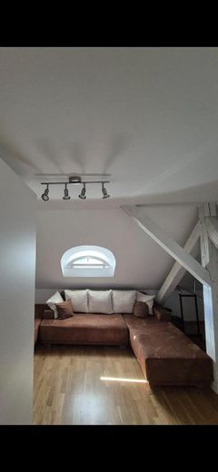 Hermoso apartamento de 4 habitaciones, céntrico y con parte de jardín – Foto 9