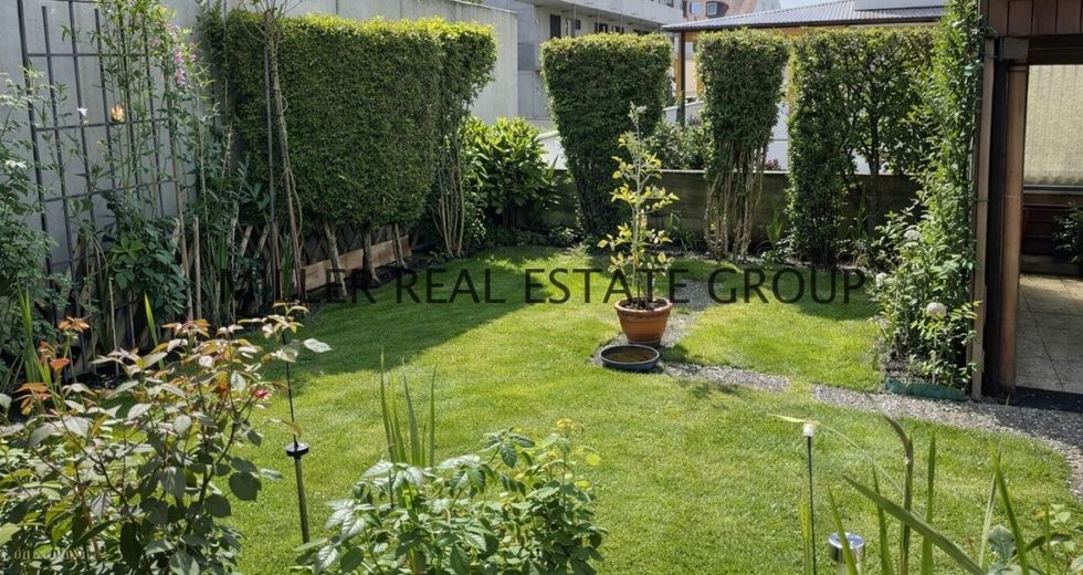 Zwei Häuser auf einem Grundstück in Ingolstadt - mit Garten &amp; Entwicklungspotenzial! – Gartenbereich