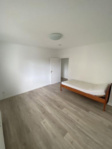 السكن بأناقة بالقرب من قصر شفِتسينغن: مع مرآب ومطبخ مُجهّز – Schlafzimmer 2