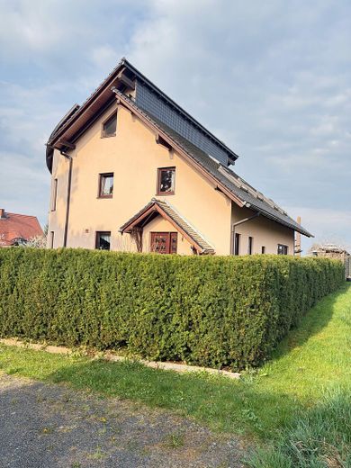 Straordinaria casa unifamiliare moderna con doppio garage – Front