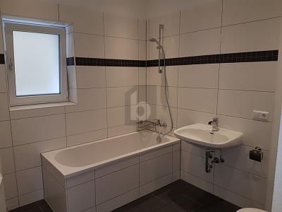 عقار استثماري جذاب في لار – 5 وحدات سكنية – 1778695367_8d667e.jpg