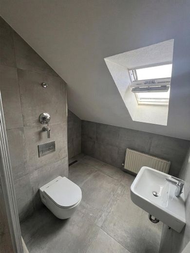Penthouse-Maisonette der Extraklasse: Wohnen über zwei Ebenen mit 2 Balkonen und Aufzug – Foto 15