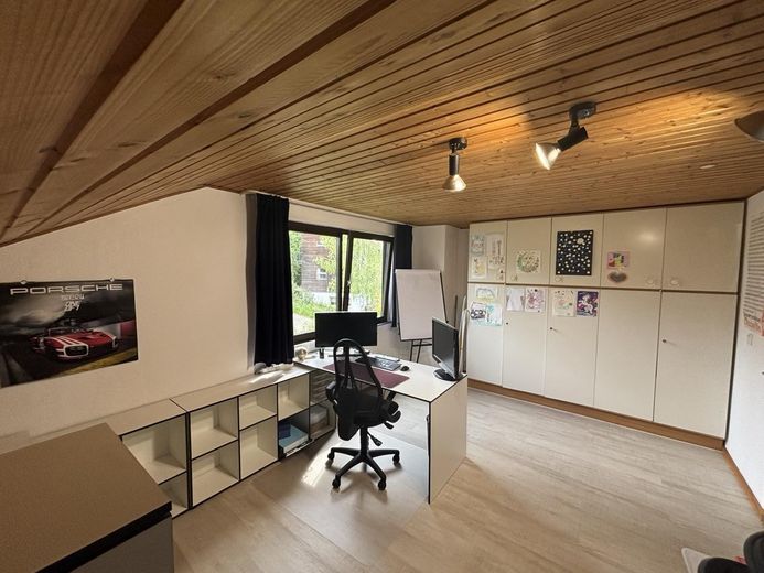 Büro im OG