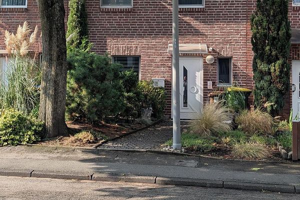 Gepflegtes Reihenmittelhaus mit hübschem Garten in Oberhausen Osterfeld-West + + +  provisionsfrei !