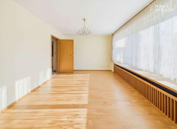 Charmantes Einfamilienhaus auf großem Grundstück - Perfektes Zuhause für Ihre Familie – EG Wohnzimmer
