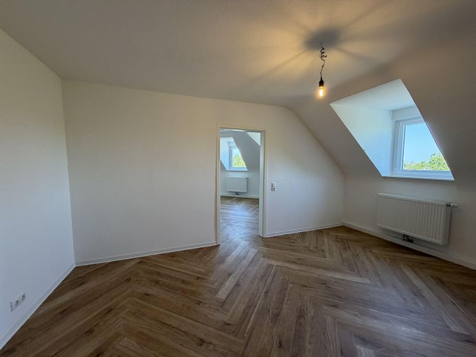 Pierwsze zamieszkanie po generalnym remoncie – wysokiej jakości mieszkanie 2-pokojowe w kamienicy w Karlsruhe Weststadt – Zimmer 1